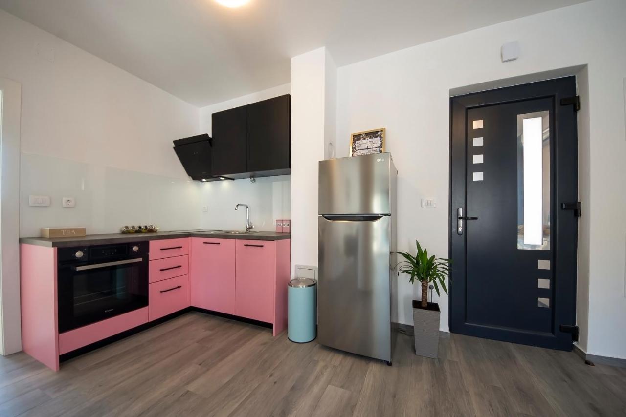 Apartments Suzy Szybenik Zewnętrze zdjęcie