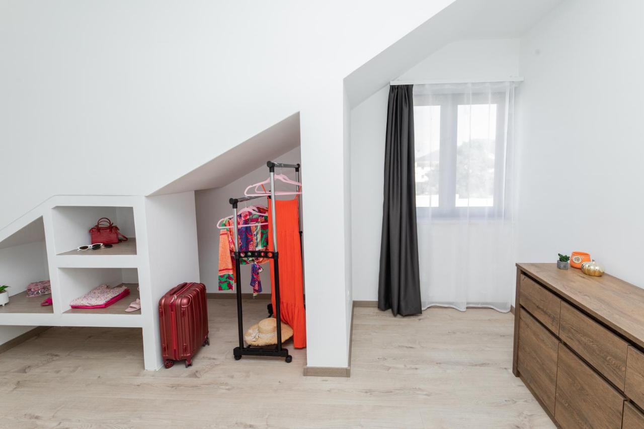 Apartments Suzy Szybenik Zewnętrze zdjęcie