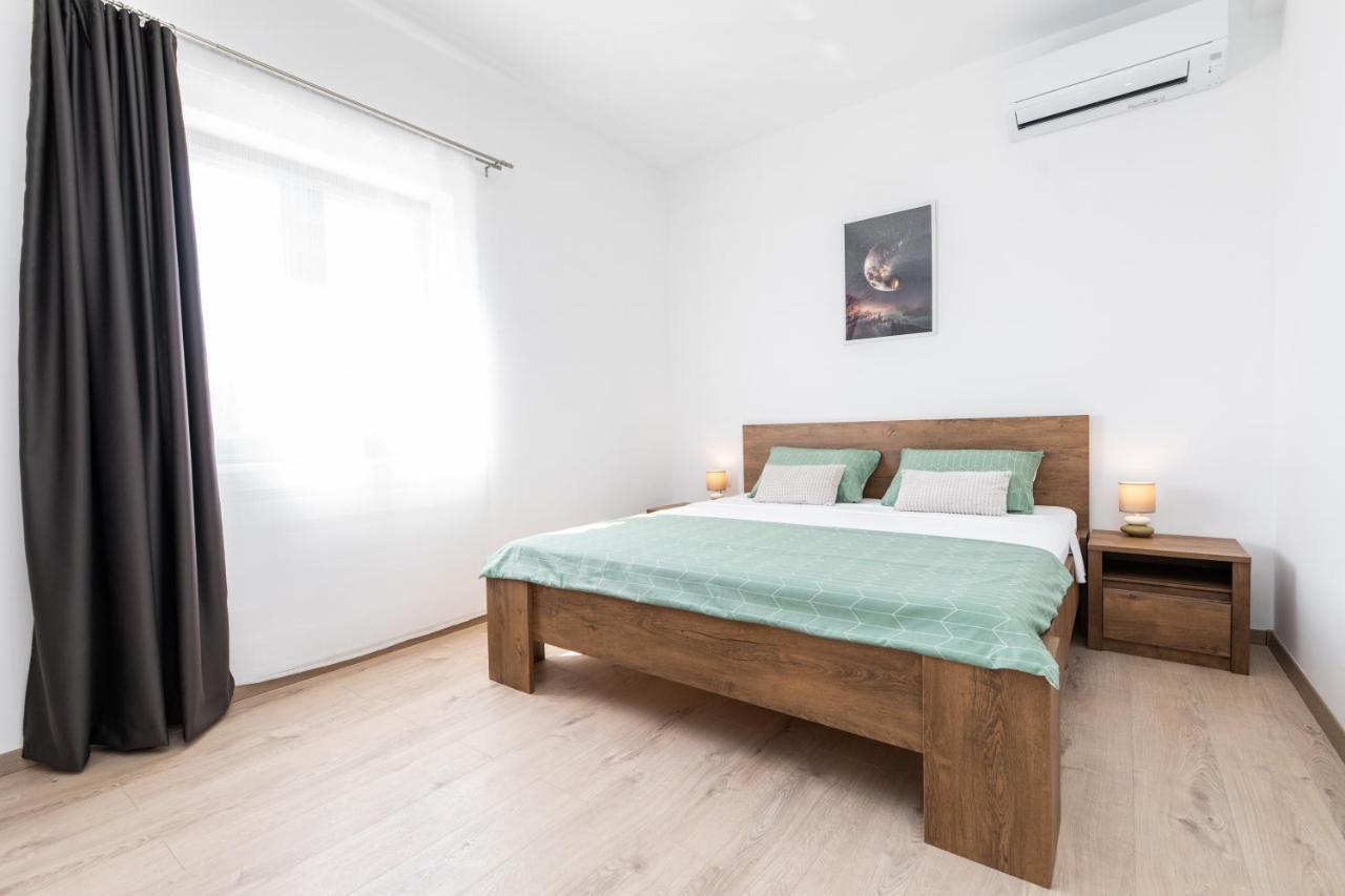 Apartments Suzy Szybenik Zewnętrze zdjęcie