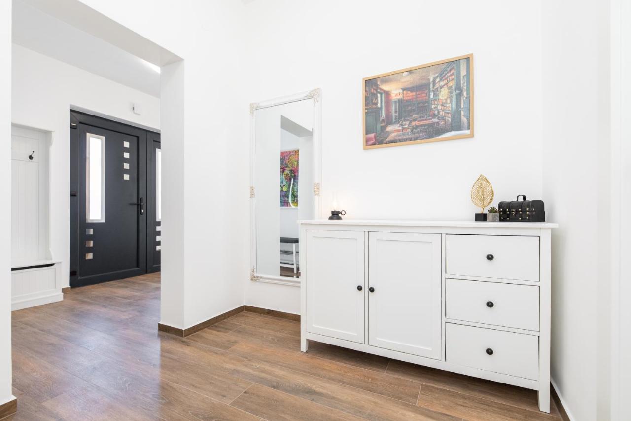 Apartments Suzy Szybenik Zewnętrze zdjęcie